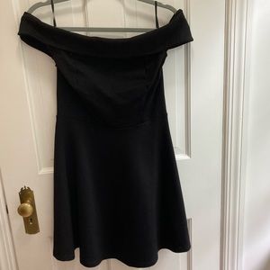 Lulus “Season of Fun” Off The Shoulder Black Dress - Size Medium